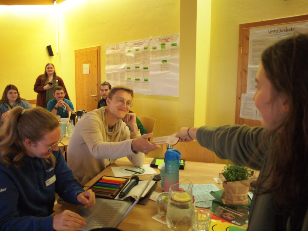 Zahlreiche Delegierte sind angereist.